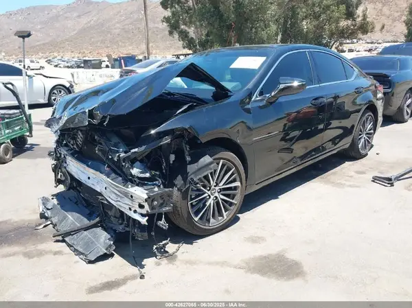 58ADA1C1XSU066709 2025 LEXUS ES - Image 2