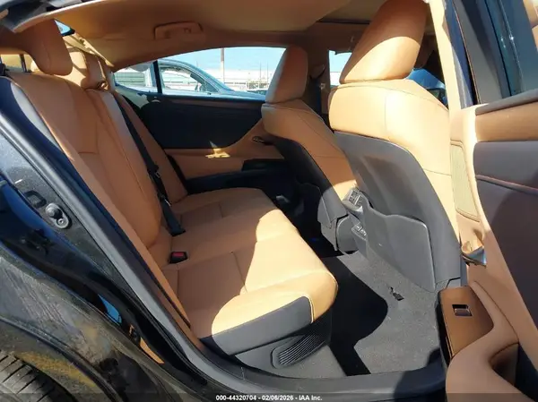 58ADA1C1XSU068654 2025 LEXUS ES - Image 8
