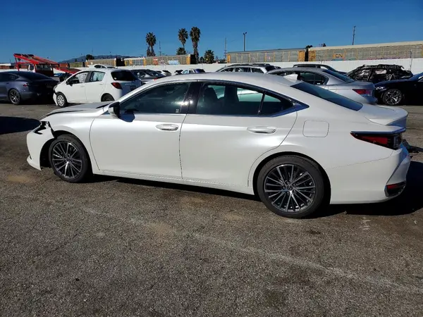 58ADA1C1XSU074132 2025 LEXUS ES - Image 2