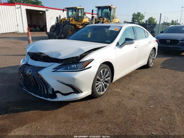 58ADZ1B10LU053124 2020 LEXUS ES - Image 2