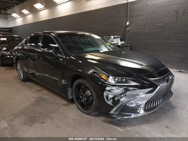 58ADZ1B10LU053804 2020 LEXUS ES - Image 1