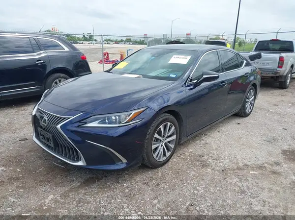 58ADZ1B10LU063989 2020 LEXUS ES - Image 2