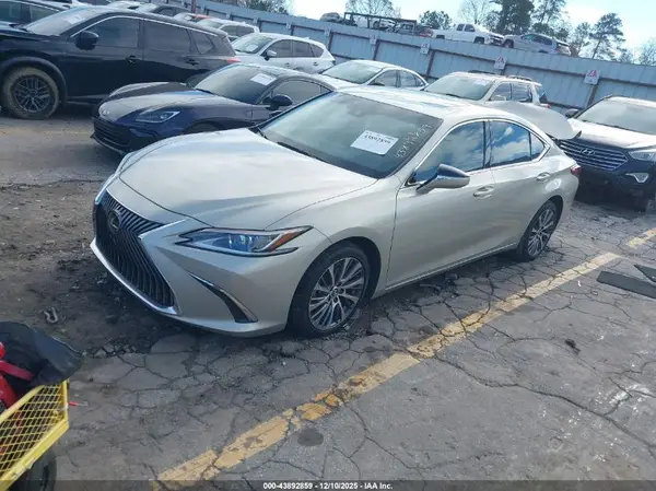 58ADZ1B10LU064303 2020 LEXUS ES - Image 2