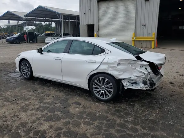 58ADZ1B10LU069615 2020 LEXUS ES - Image 2