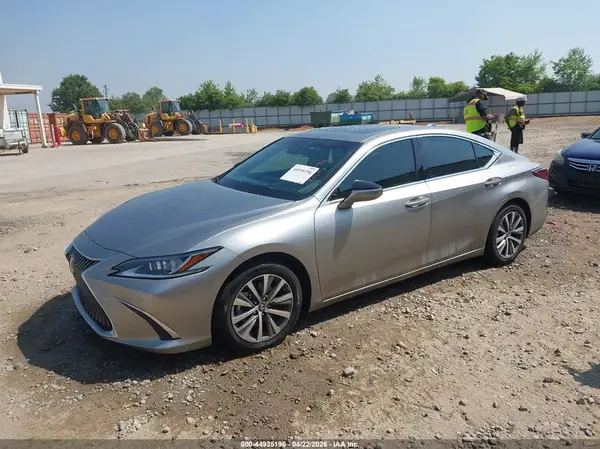 58ADZ1B10MU096931 2021 LEXUS ES - Image 2