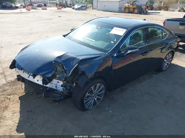 58ADZ1B10MU099912 2021 LEXUS ES - Image 2