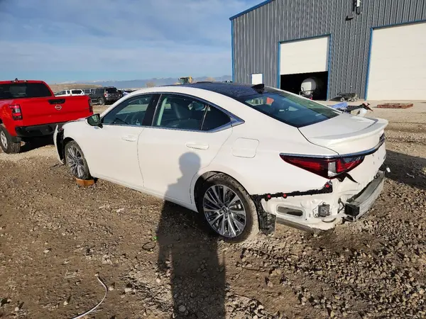 58ADZ1B10MU100816 2021 LEXUS ES - Image 2