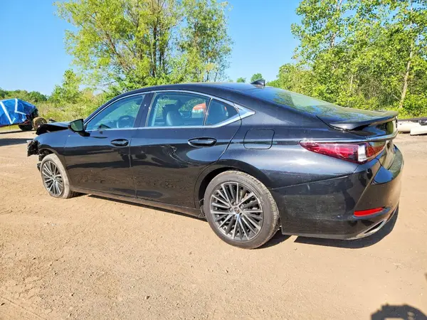 58ADZ1B10NU118783 2022 LEXUS ES - Image 2