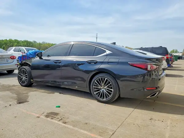 58ADZ1B10NU131906 2022 LEXUS ES - Image 2