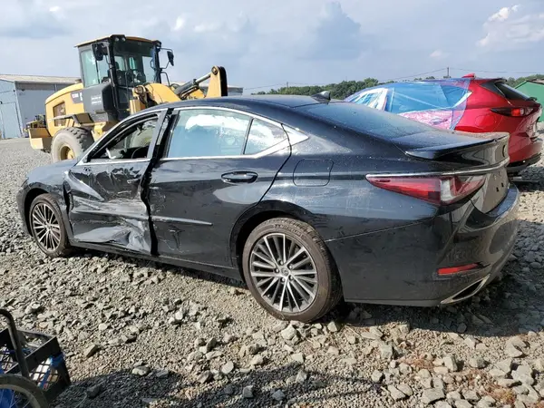 58ADZ1B10NU135048 2022 LEXUS ES - Image 2