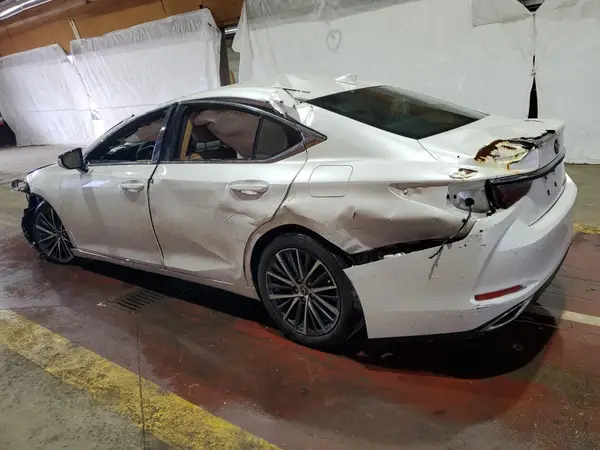 58ADZ1B10NU136071 2022 LEXUS ES - Image 2