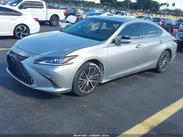 58ADZ1B10PU142178 2023 LEXUS ES - Image 2
