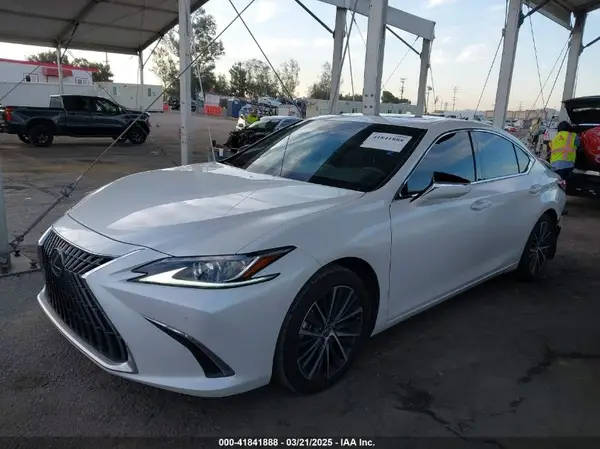 58ADZ1B10PU142827 2023 LEXUS ES - Image 2