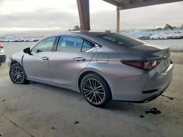 58ADZ1B10RU165544 2024 LEXUS ES - Image 2