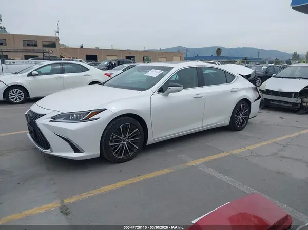 58ADZ1B10RU166743 2024 LEXUS ES - Image 2