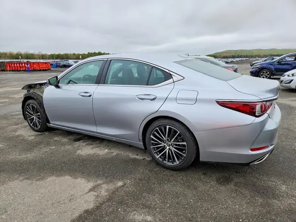 58ADZ1B10RU172297 2024 LEXUS ES - Image 2