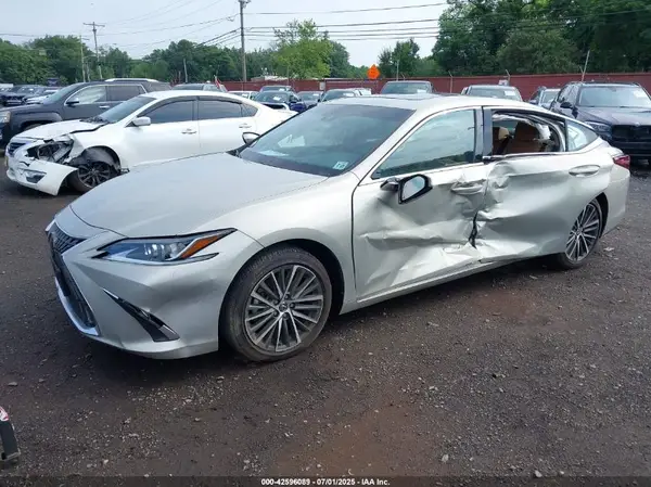 58ADZ1B10RU174423 2024 LEXUS ES - Image 2