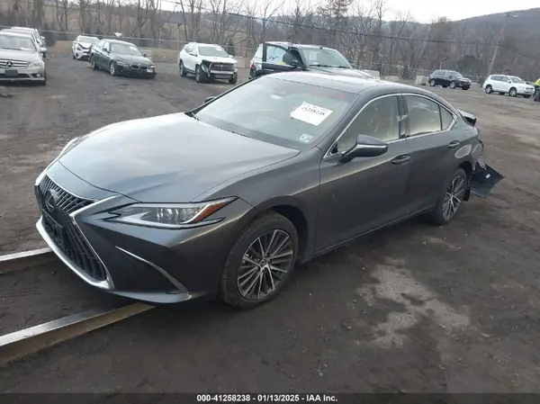 58ADZ1B10RU178990 2024 LEXUS ES - Image 2