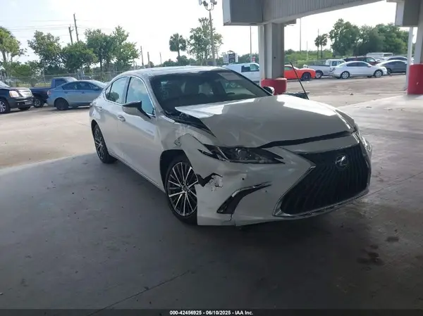 58ADZ1B10SU194502 2025 LEXUS ES - Image 1