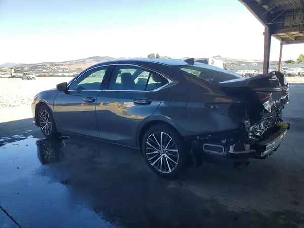 58ADZ1B10SU199022 2025 LEXUS ES - Image 2