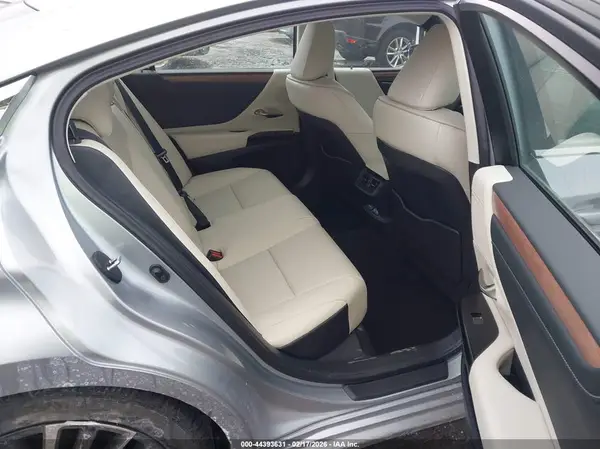 58ADZ1B10SU218913 2025 LEXUS ES - Image 8