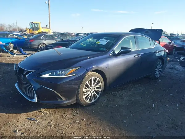 58ADZ1B11LU053438 2020 LEXUS ES - Image 2