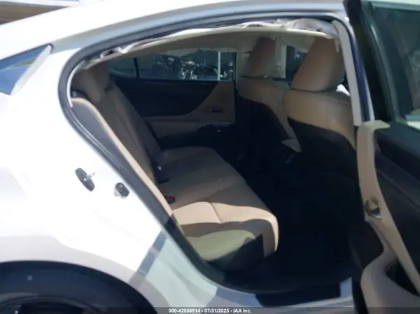 58ADZ1B11LU059966 2020 LEXUS ES - Image 8