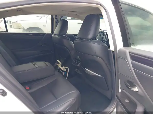 58ADZ1B11LU063578 2020 LEXUS ES - Image 8