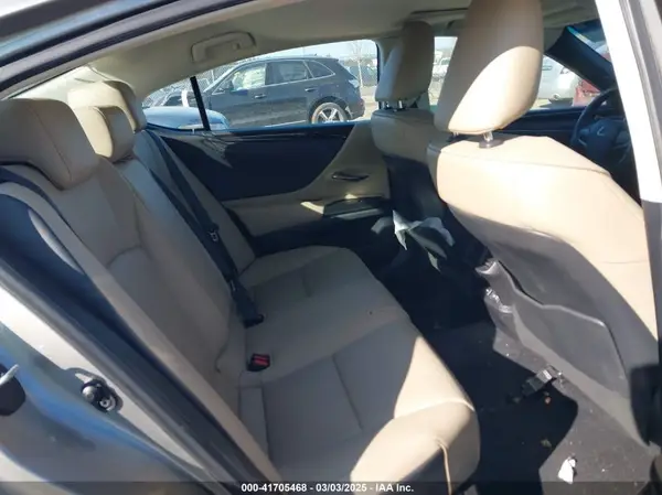 58ADZ1B11LU069221 2020 LEXUS ES - Image 8
