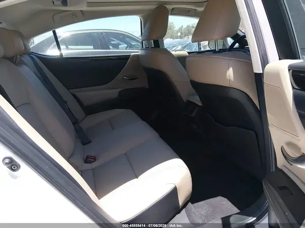58ADZ1B11LU070272 2020 LEXUS ES - Image 8