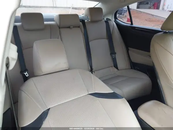 58ADZ1B11LU070725 2020 LEXUS ES - Image 8