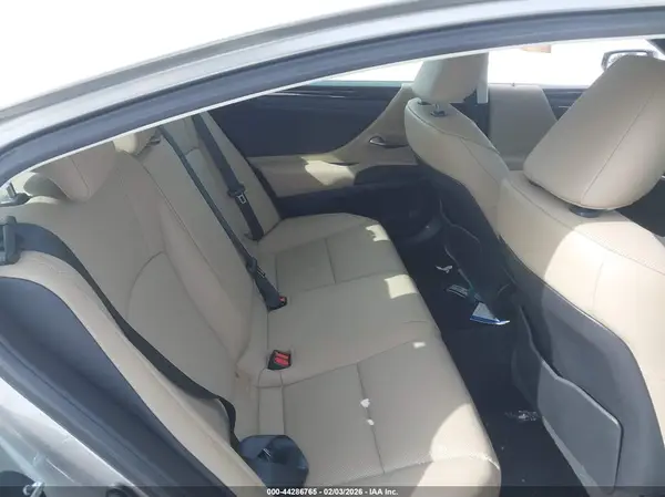 58ADZ1B11LU073804 2020 LEXUS ES - Image 8
