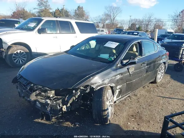 58ADZ1B11LU074483 2020 LEXUS ES - Image 2