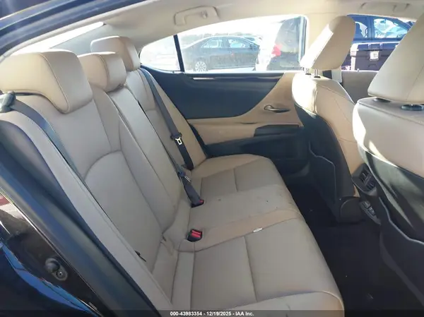 58ADZ1B11LU074483 2020 LEXUS ES - Image 8