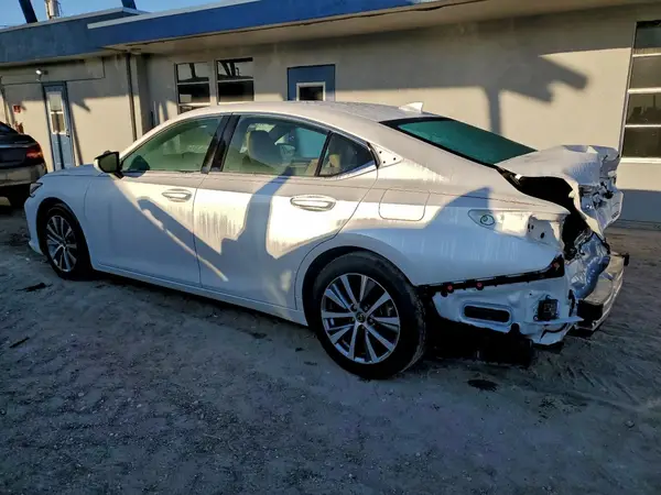 58ADZ1B11LU078873 2020 LEXUS ES - Image 2