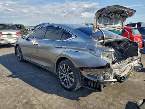 58ADZ1B11LU079408 2020 LEXUS ES - Image 2