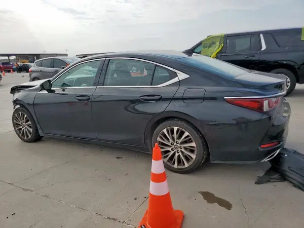 58ADZ1B11LU082373 2020 LEXUS ES - Image 2