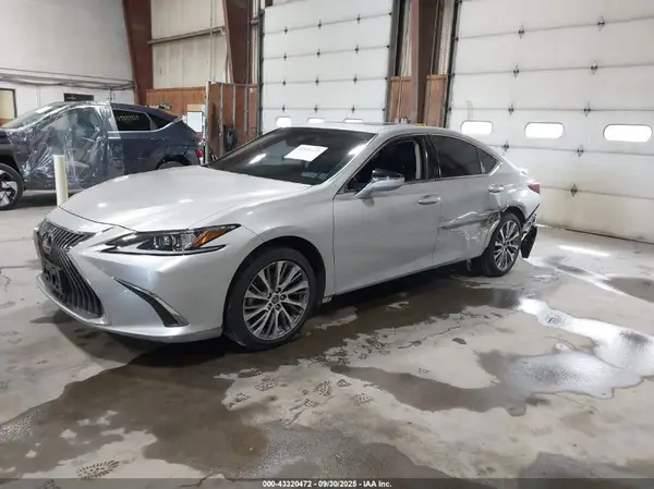 58ADZ1B11MU084142 2021 LEXUS ES - Image 2