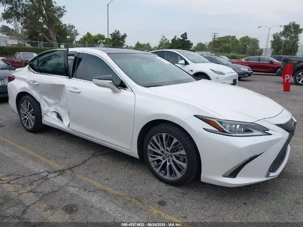 58ADZ1B11MU084612 2021 LEXUS ES - Image 1