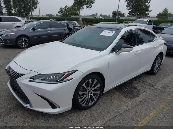 58ADZ1B11MU084612 2021 LEXUS ES - Image 2