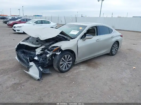 58ADZ1B11MU094654 2021 LEXUS ES - Image 2