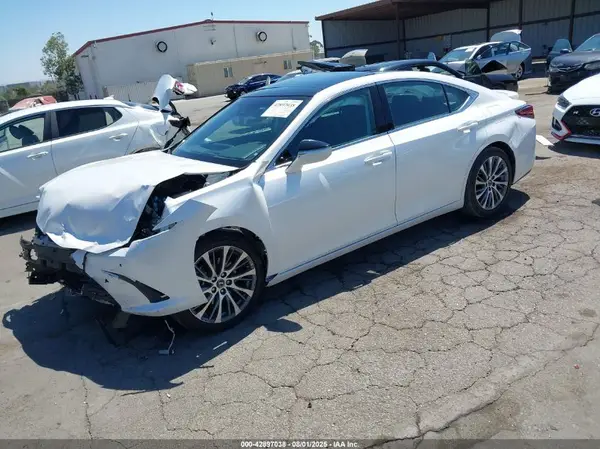 58ADZ1B11MU095576 2021 LEXUS ES - Image 2