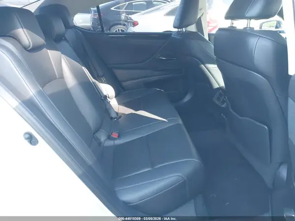 58ADZ1B11MU097618 2021 LEXUS ES - Image 8