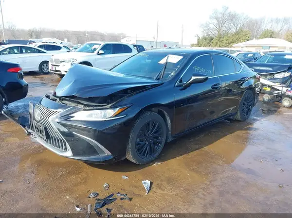 58ADZ1B11MU101702 2021 LEXUS ES - Image 2