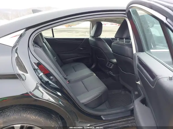 58ADZ1B11MU102798 2021 LEXUS ES - Image 8