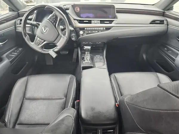 58ADZ1B11MU105040 2021 LEXUS ES - Image 8