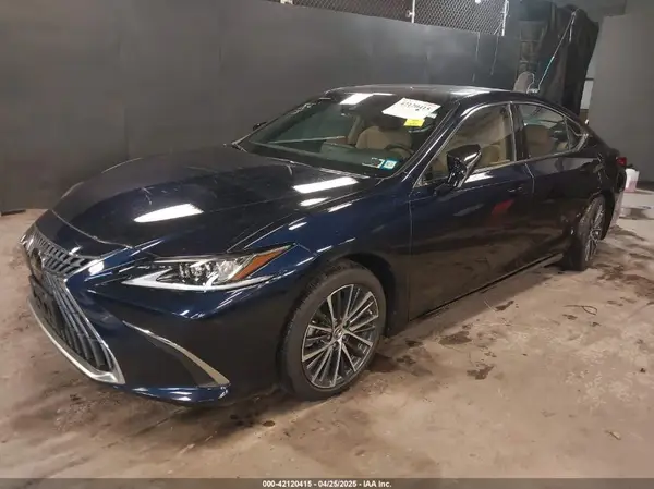 58ADZ1B11NU133521 2022 LEXUS ES - Image 2