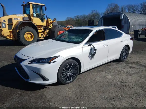58ADZ1B11NU137066 2022 LEXUS ES - Image 2