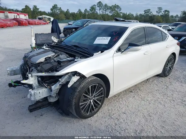 58ADZ1B11NU138279 2022 LEXUS ES - Image 2