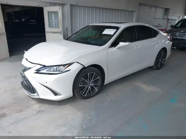 58ADZ1B11PU153531 2023 LEXUS ES - Image 2
